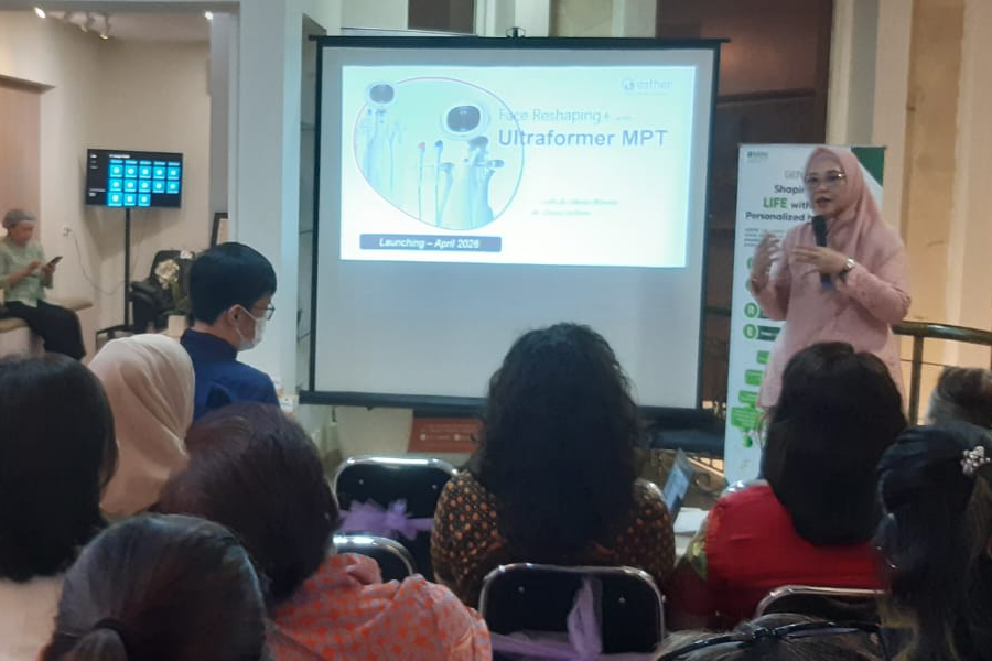 dr Meita Witanti mengedukasi tentang metode pengencangan wajah