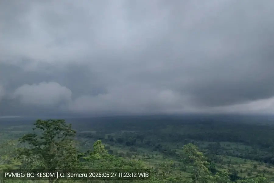 Gunung Semeru erupsi namun visual tak terlihat/Dok PVMBG
