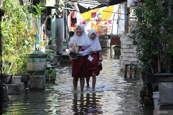 Banjir Rob di Kalianak/Antara Jatim