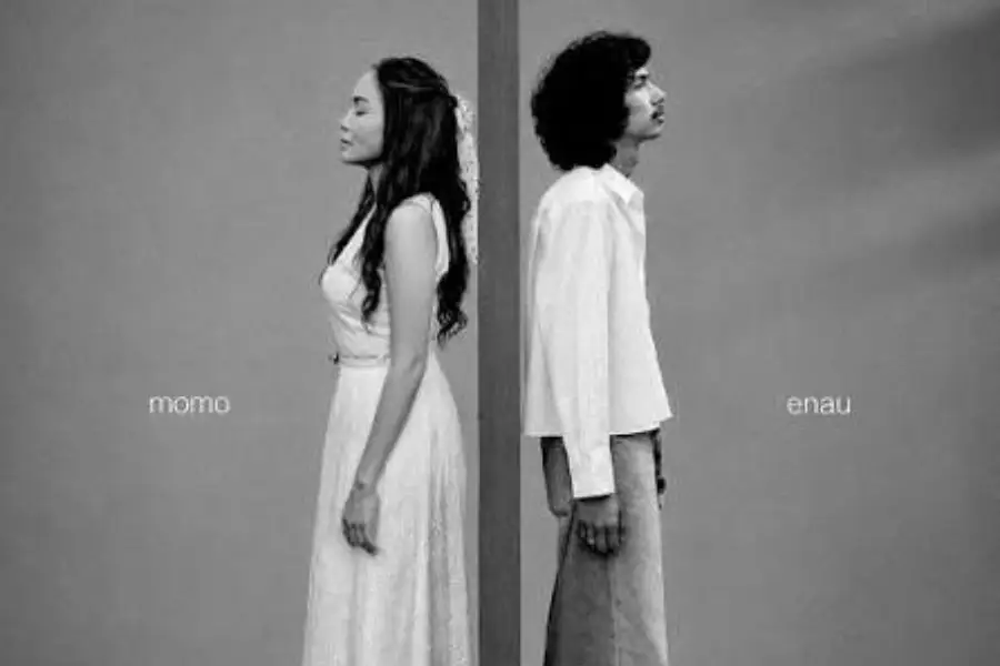 Momo-Enau/Dok Therealmomogeisha