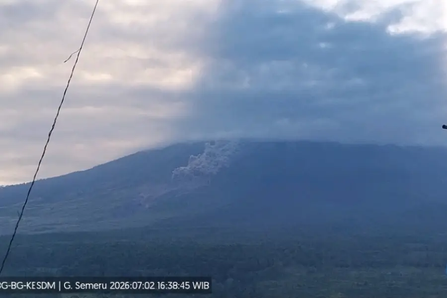 Gunung Semeru Kembali Muntahkan Awan Panas Sejauh 4 Km Gunung Semeru mengeluarkan awan panas sejauh 4 Km/Dok PVMBG