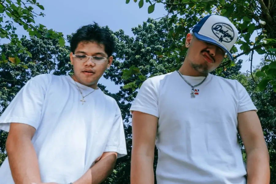 AVE dan Farrel Hilal Padukan Romansa Timur dalam Single ‘Manise’ AVE dan Farrel Hilal dalam Single MANISE
