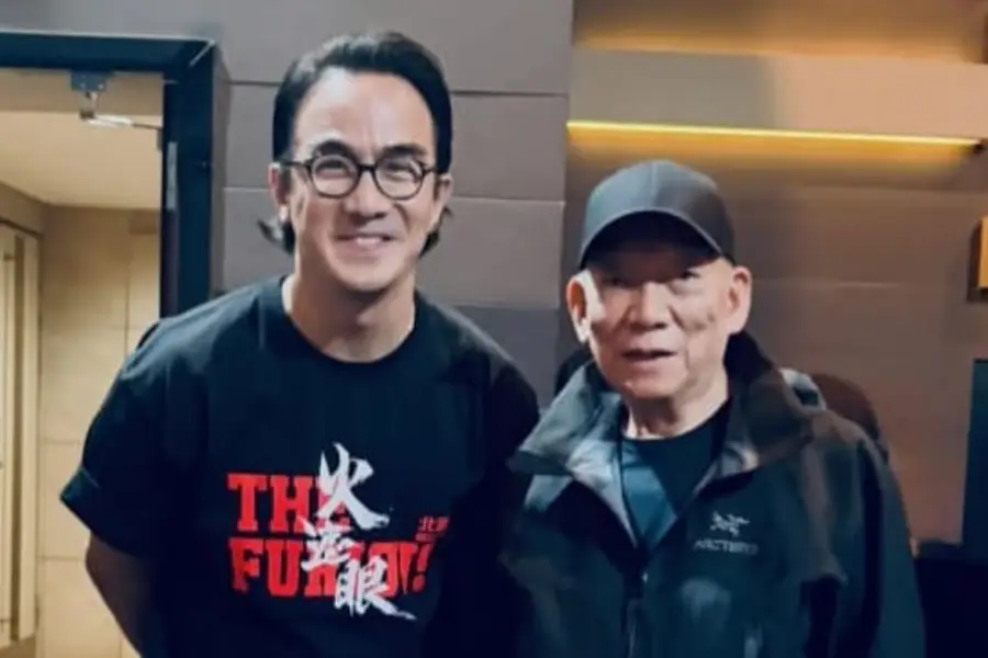 Joe Taslim (Berkacamata) dan rekan/Instagram Joe Taslim