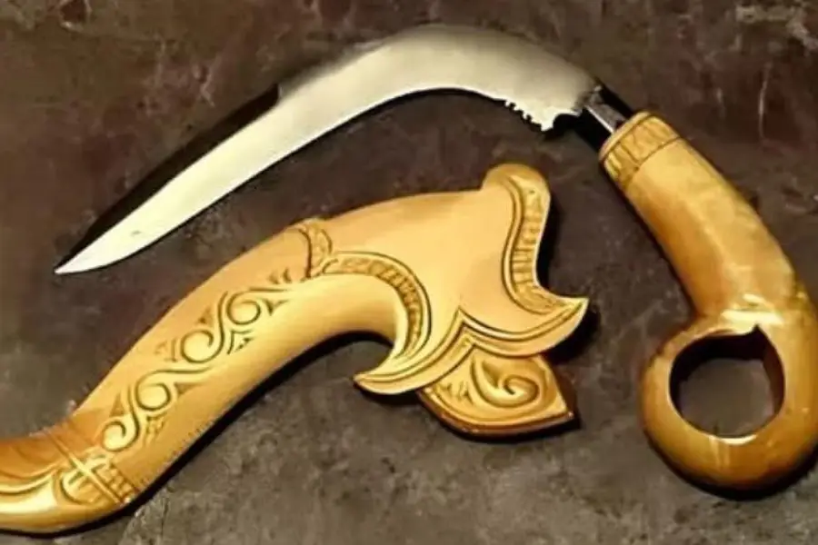 Mengenal Kerambit, Senjata Tradisional Minangkabau dan Filosofinya Senjata tradisional Minangkabau/Dok Padek.Jawapos.Com