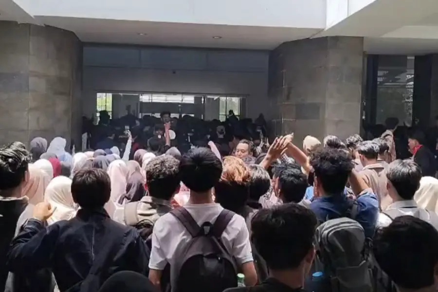 Mahasiswa UINSA Tolak Rektor Dua Periode, Desak Penjelasan Proses Penetapan Mahasiswa UINSA tolak rektor menjabat 2 periode/Dok Istimewa