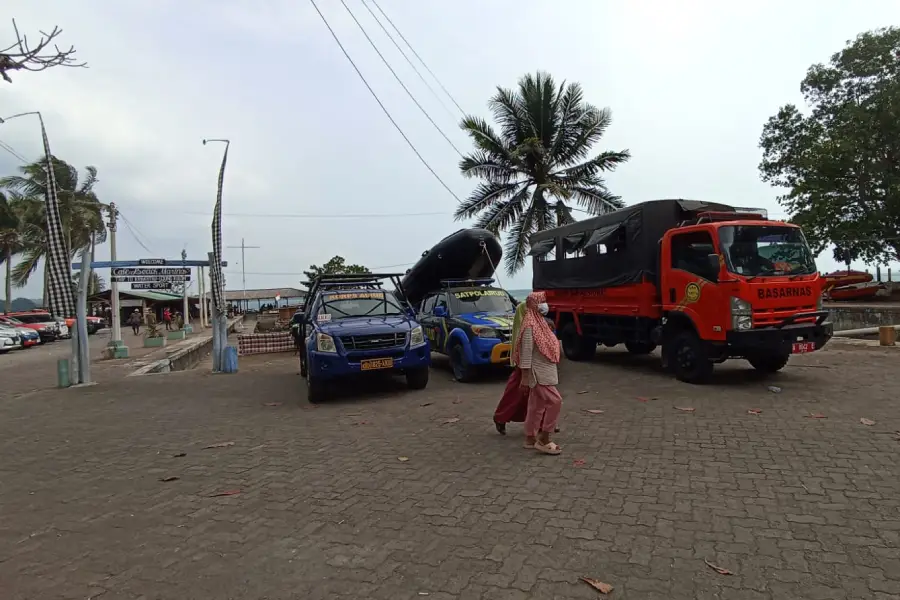 5 Jurnalis Hilang: SAR Temukan Life Jacket, Terpal, Galon, Jejak Sinyal Mengarah ke Pulau Sebesi Posko SAR 5 jurnalis hilang kontak/Iman Dwi Nugroho