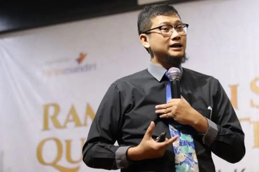 Budaya Konsumtif Jadi Ancaman Lingkungan, Pakar Ungkap Solusinya Pakar Ilmu Perilaku Konsumen Berkelanjutan Fakultas Ekonomi dan Bisnis (FEB) Unair, Prof Dr Gancar Candra Premananto/Dok Unair